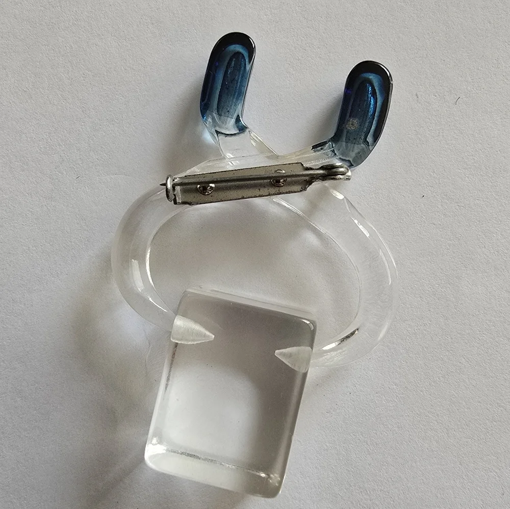 Vintage ice cube brooch Lucite plastic tongs novelty spinner pin blue clear